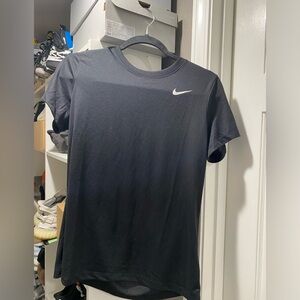 Nike women’s tee
